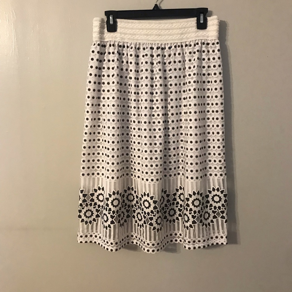 White/Black Eyelet Skirt. L